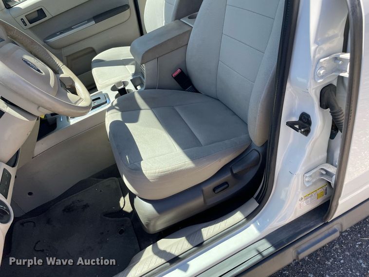 image for item NY9670 2010 Ford Escape Hybrid SUV