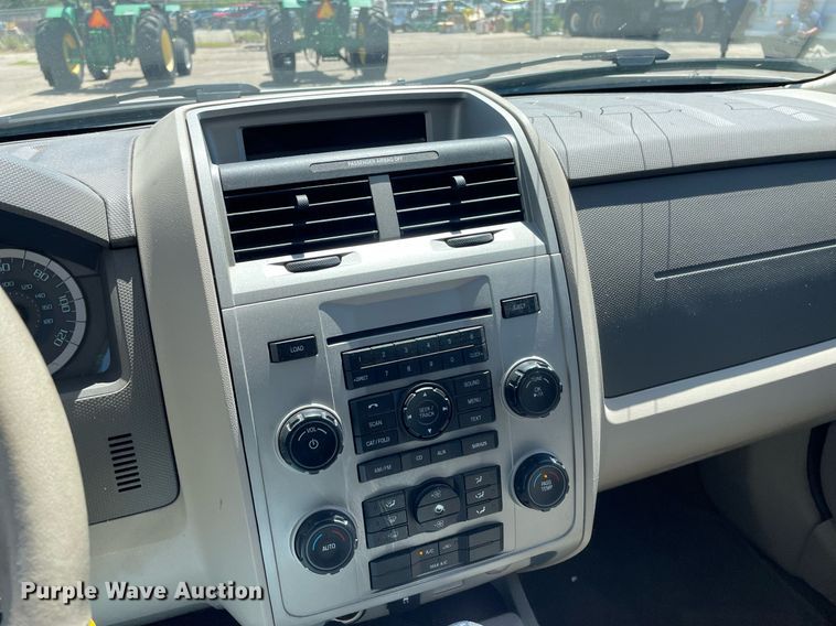 image for item NY9670 2010 Ford Escape Hybrid SUV