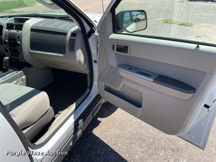 image for item NY9670 2010 Ford Escape Hybrid SUV