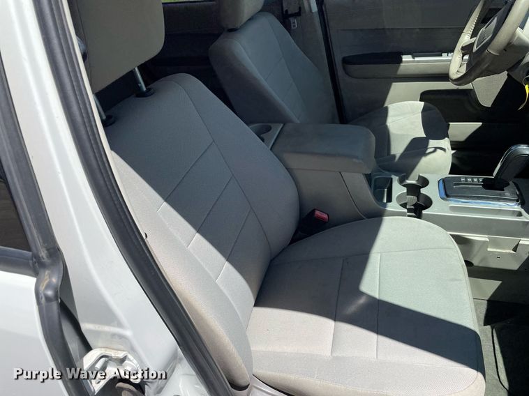 image for item NY9670 2010 Ford Escape Hybrid SUV