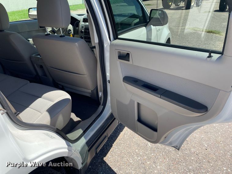 image for item NY9670 2010 Ford Escape Hybrid SUV