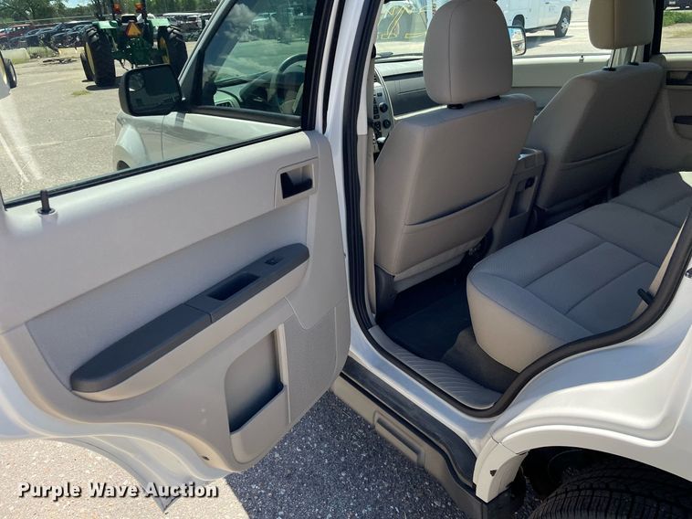 image for item NY9670 2010 Ford Escape Hybrid SUV