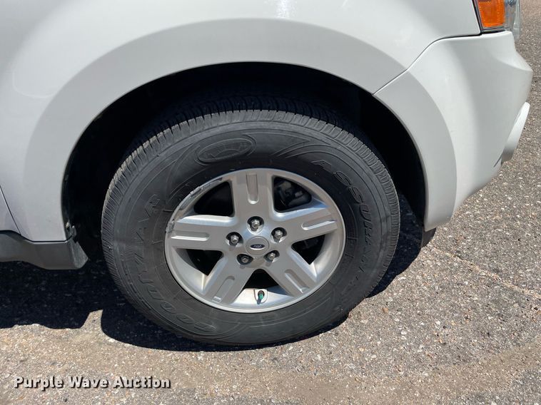 image for item NY9670 2010 Ford Escape Hybrid SUV