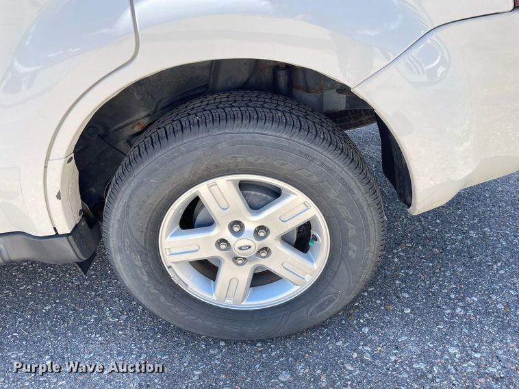 image for item NY9670 2010 Ford Escape Hybrid SUV