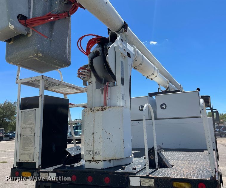 image for item NY9671 2009 Freightliner Business Class M2 bucket truck