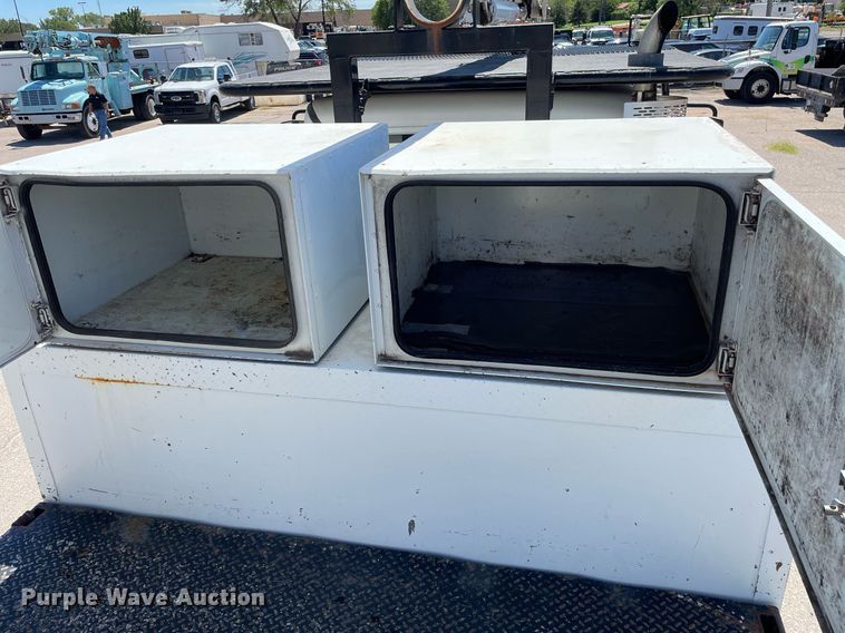 image for item NY9671 2009 Freightliner Business Class M2 bucket truck