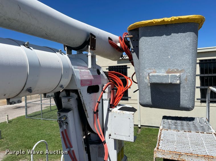 image for item NY9671 2009 Freightliner Business Class M2 bucket truck