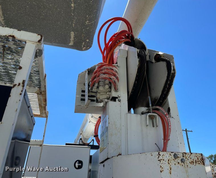 image for item NY9671 2009 Freightliner Business Class M2 bucket truck