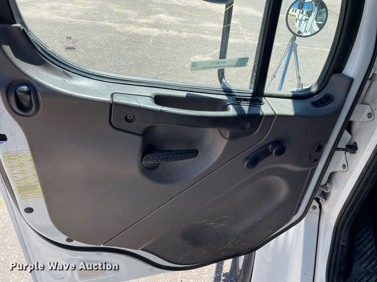 image for item NY9671 2009 Freightliner Business Class M2 bucket truck