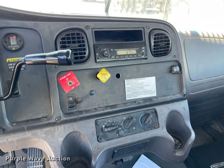 image for item NY9671 2009 Freightliner Business Class M2 bucket truck