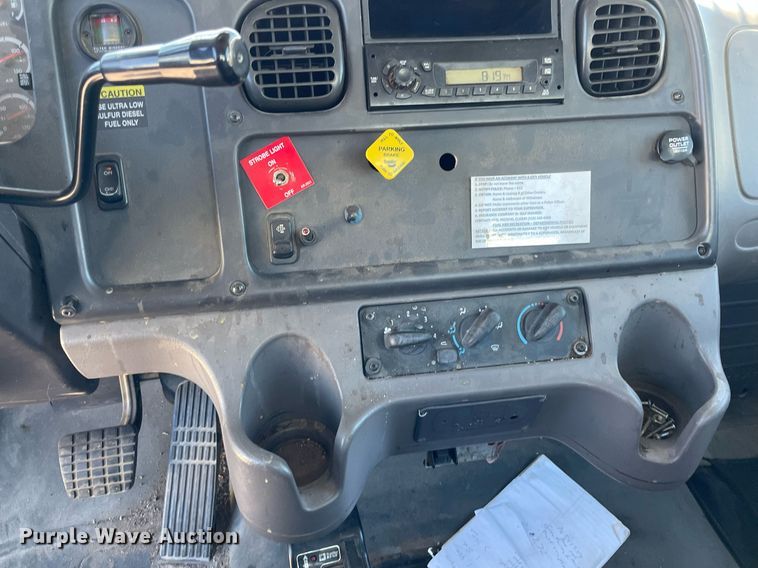 image for item NY9671 2009 Freightliner Business Class M2 bucket truck