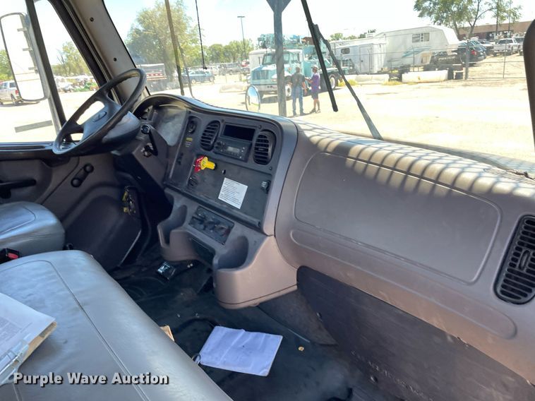 image for item NY9671 2009 Freightliner Business Class M2 bucket truck