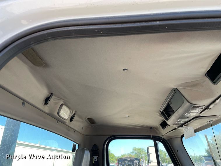 image for item NY9671 2009 Freightliner Business Class M2 bucket truck