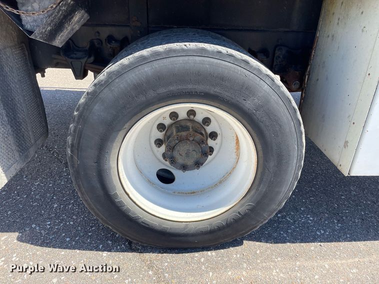 image for item NY9671 2009 Freightliner Business Class M2 bucket truck