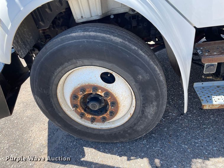 image for item NY9671 2009 Freightliner Business Class M2 bucket truck