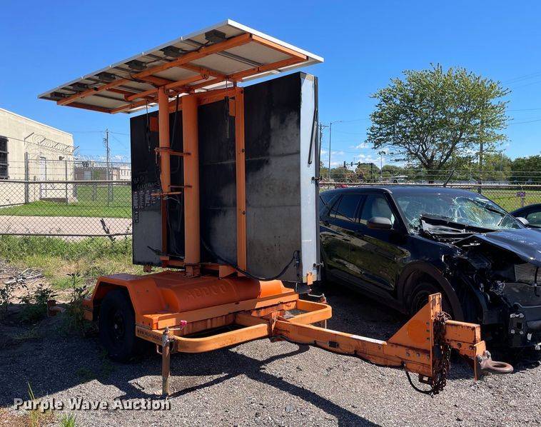 image for item NY9672 2001 Dot-Sign DH1000 Arrow board trailer