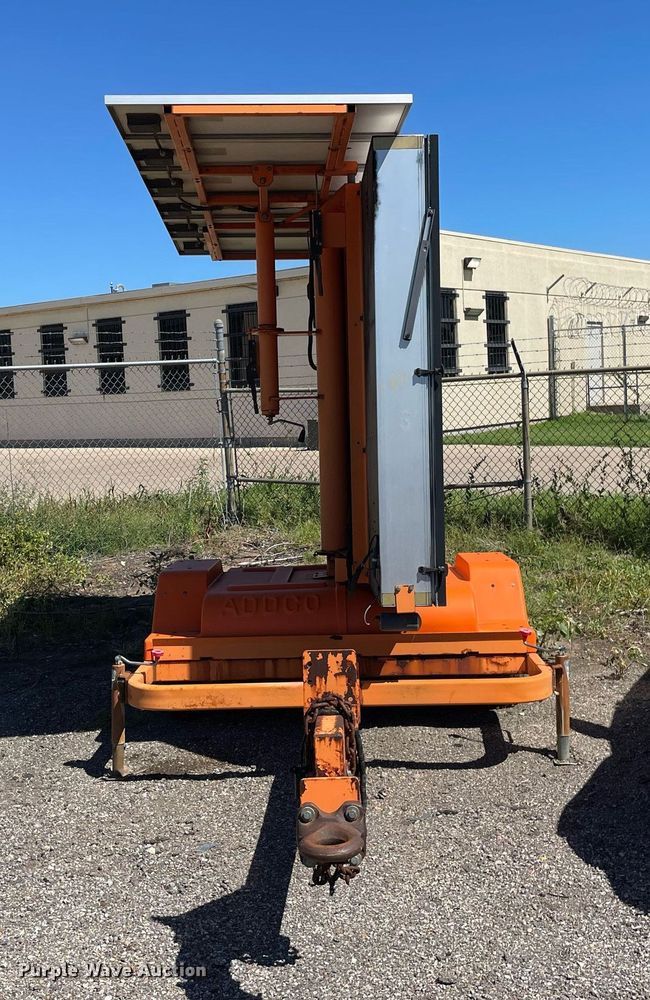 image for item NY9672 2001 Dot-Sign DH1000 Arrow board trailer