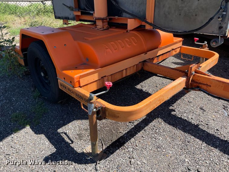 image for item NY9672 2001 Dot-Sign DH1000 Arrow board trailer