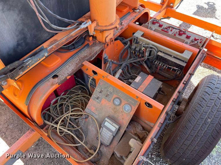 image for item NY9672 2001 Dot-Sign DH1000 Arrow board trailer