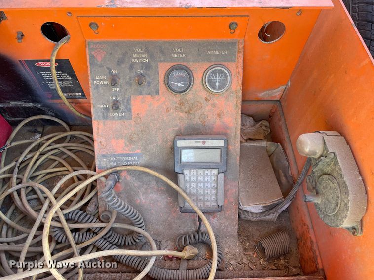 image for item NY9672 2001 Dot-Sign DH1000 Arrow board trailer