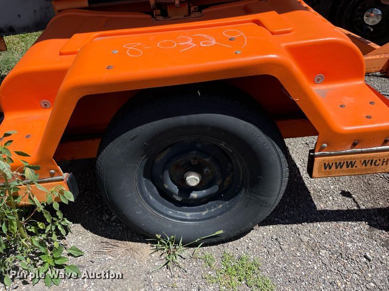 image for item NY9672 2001 Dot-Sign DH1000 Arrow board trailer