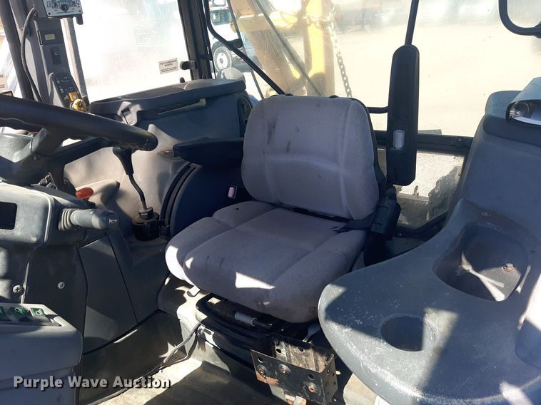 image for item NY9675 New Holland TS110 MFWD tractor