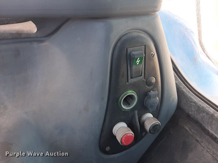 image for item NY9675 New Holland TS110 MFWD tractor