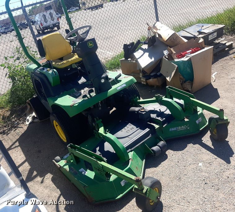image for item NY9678 2005 John Deere 1435 Series II lawn mower