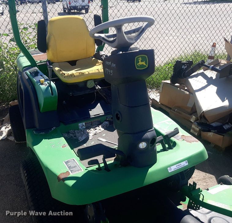 image for item NY9678 2005 John Deere 1435 Series II lawn mower