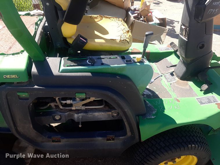 image for item NY9678 2005 John Deere 1435 Series II lawn mower