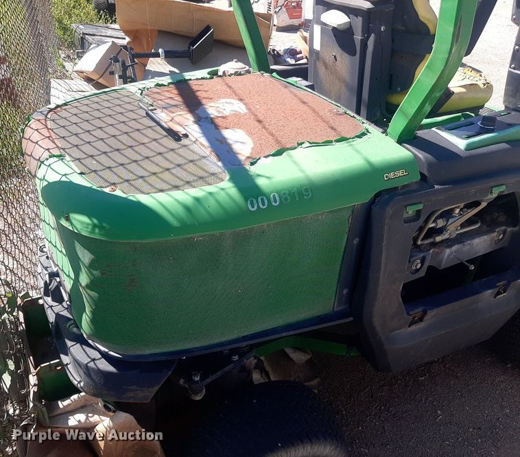 image for item NY9678 2005 John Deere 1435 Series II lawn mower