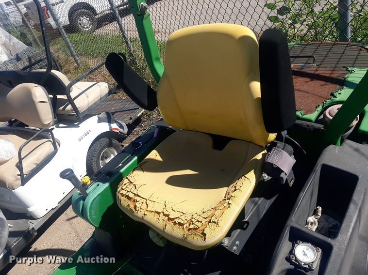 image for item NY9678 2005 John Deere 1435 Series II lawn mower