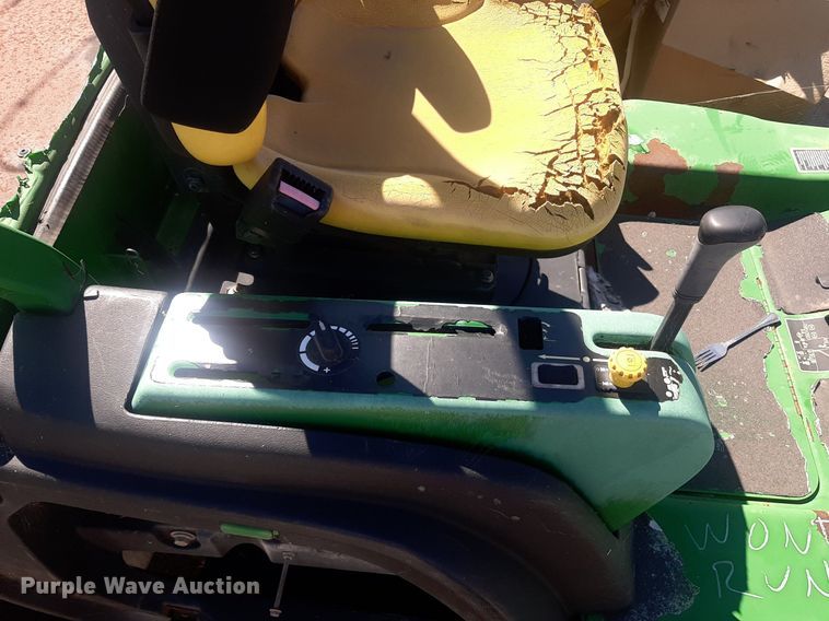 image for item NY9678 2005 John Deere 1435 Series II lawn mower