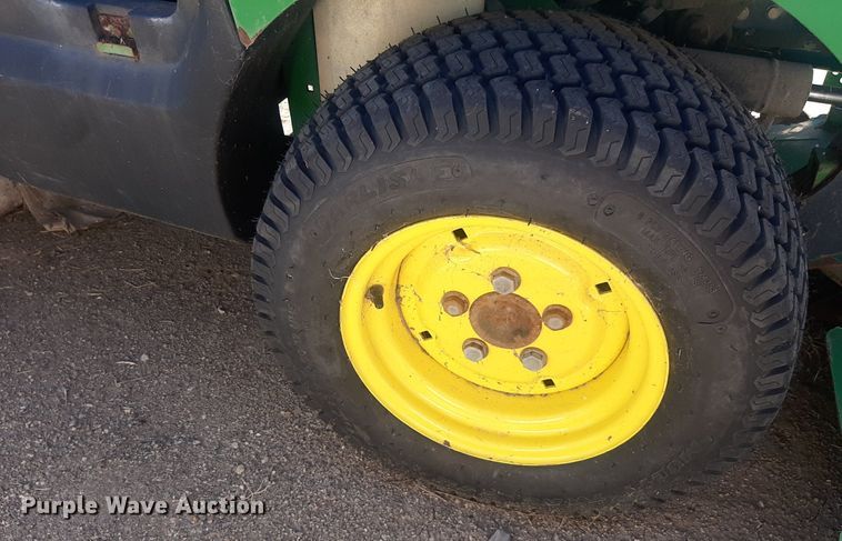 image for item NY9678 2005 John Deere 1435 Series II lawn mower