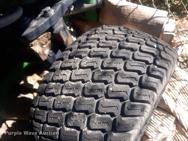 image for item NY9678 2005 John Deere 1435 Series II lawn mower