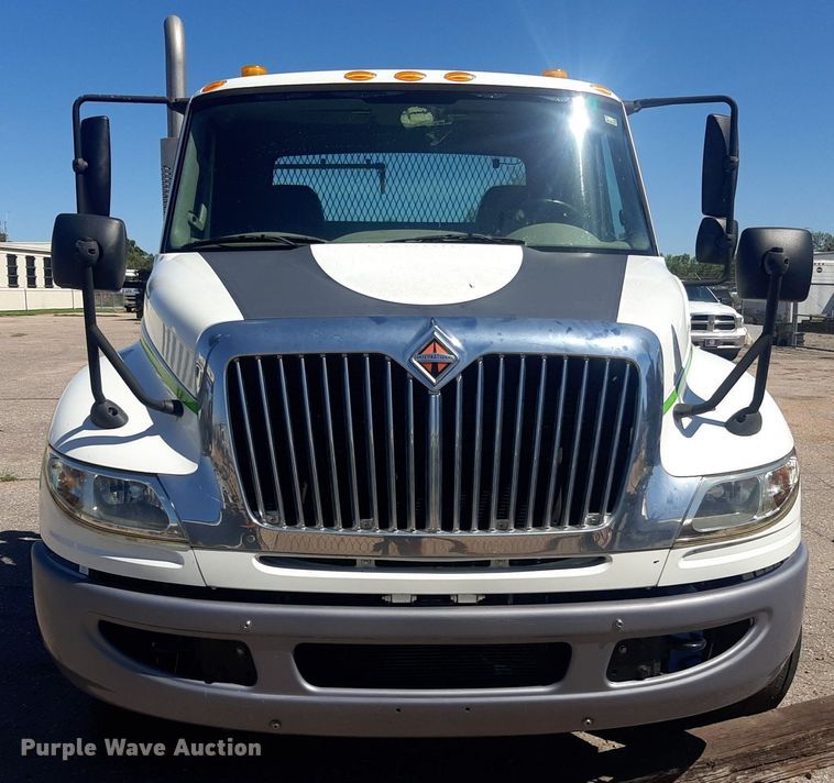 image for item NY9681 2012 International 4300 flatbed truck