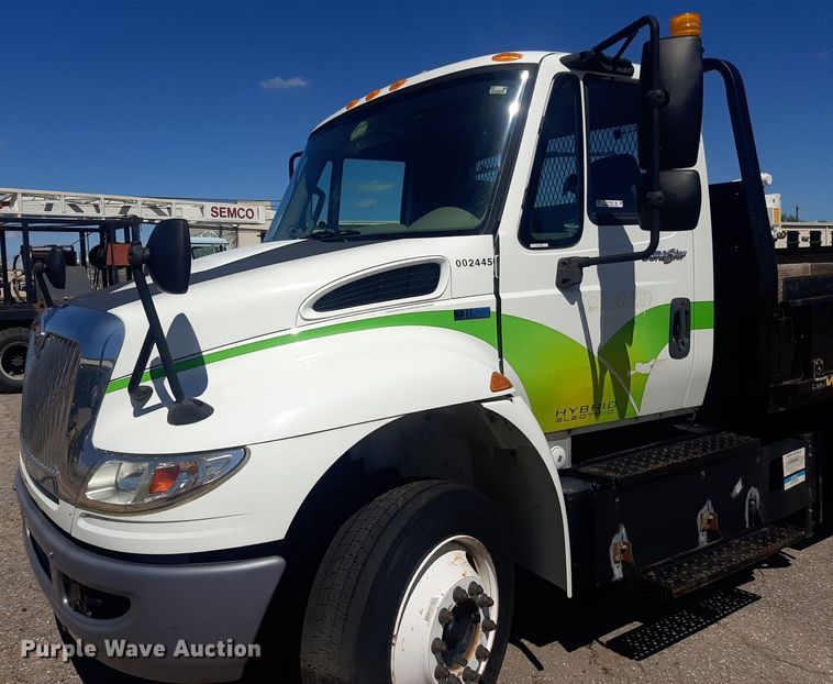 image for item NY9681 2012 International 4300 flatbed truck