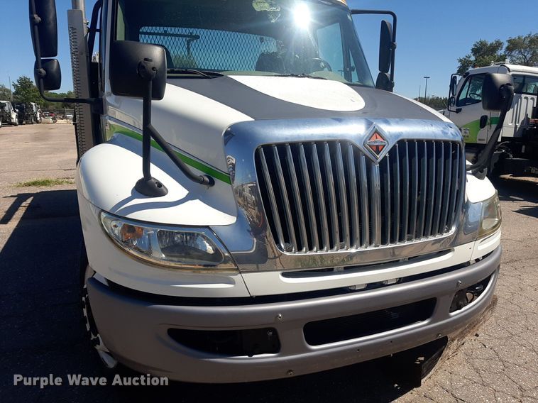 image for item NY9681 2012 International 4300 flatbed truck