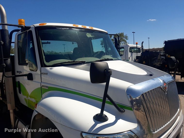 image for item NY9681 2012 International 4300 flatbed truck