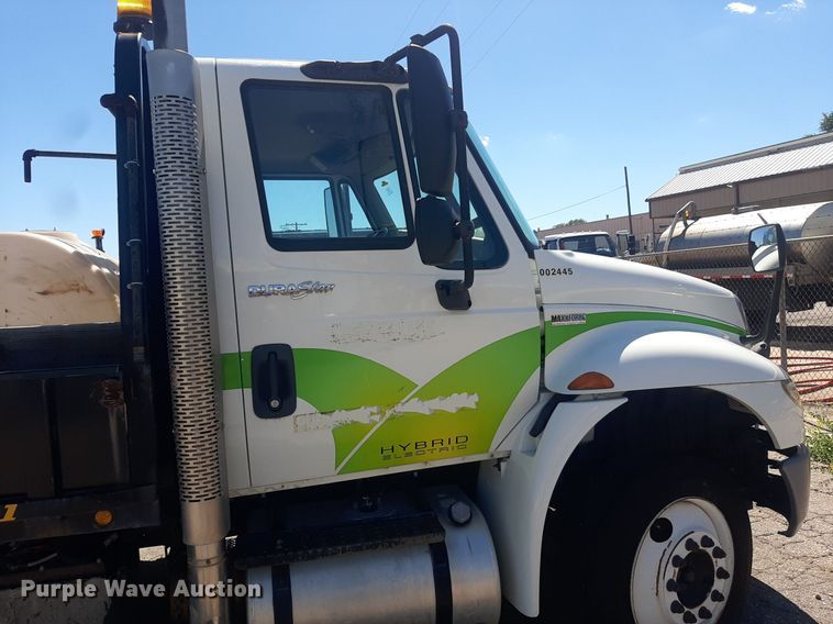 image for item NY9681 2012 International 4300 flatbed truck