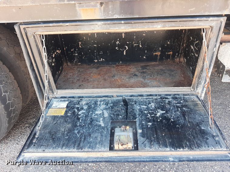 image for item NY9681 2012 International 4300 flatbed truck