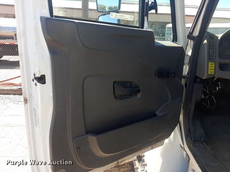 image for item NY9681 2012 International 4300 flatbed truck