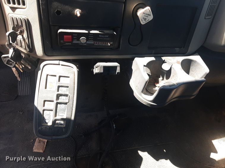 image for item NY9681 2012 International 4300 flatbed truck