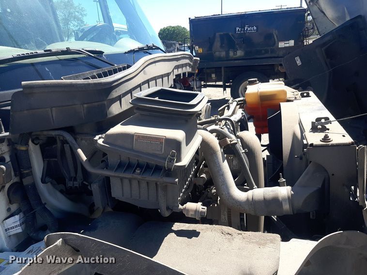 image for item NY9681 2012 International 4300 flatbed truck