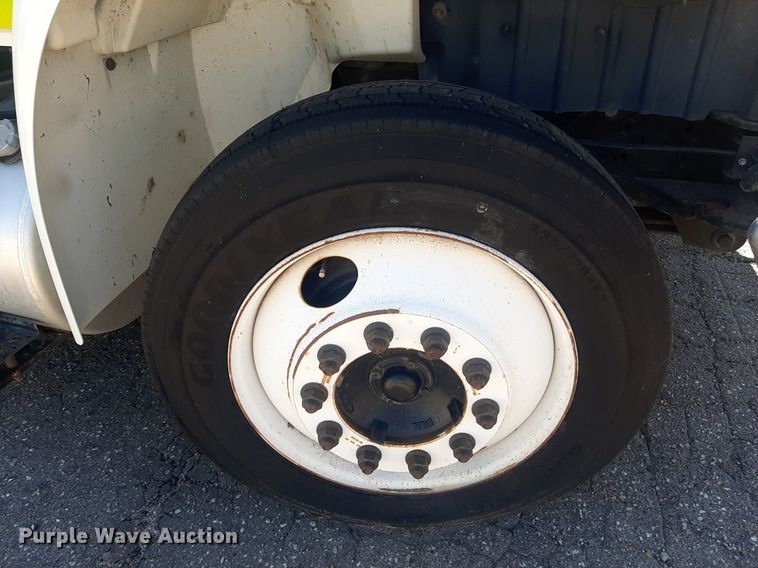 image for item NY9681 2012 International 4300 flatbed truck