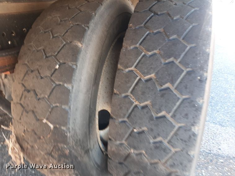 image for item NY9681 2012 International 4300 flatbed truck