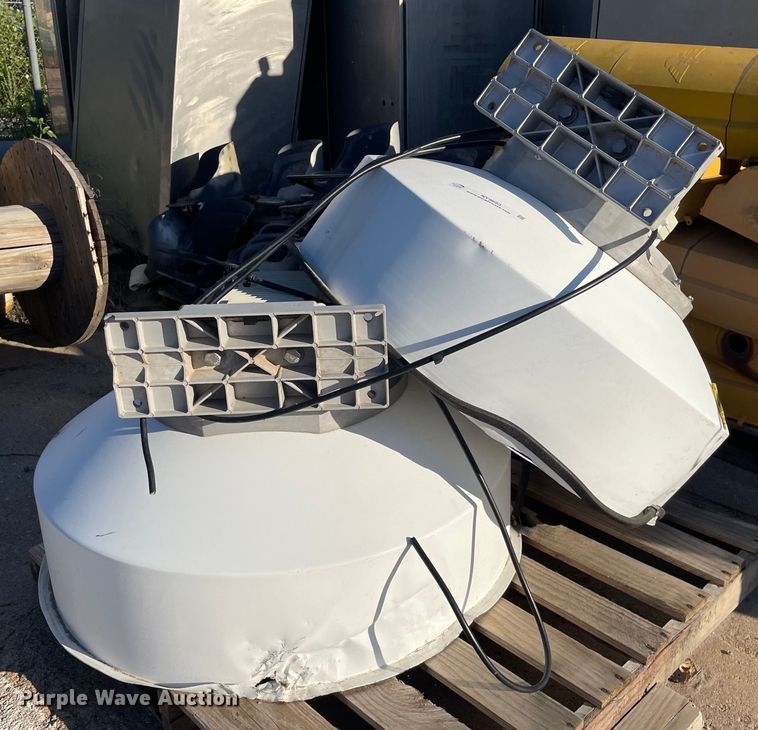 image for item NY9683 (2) 3' diameter wireless antennas