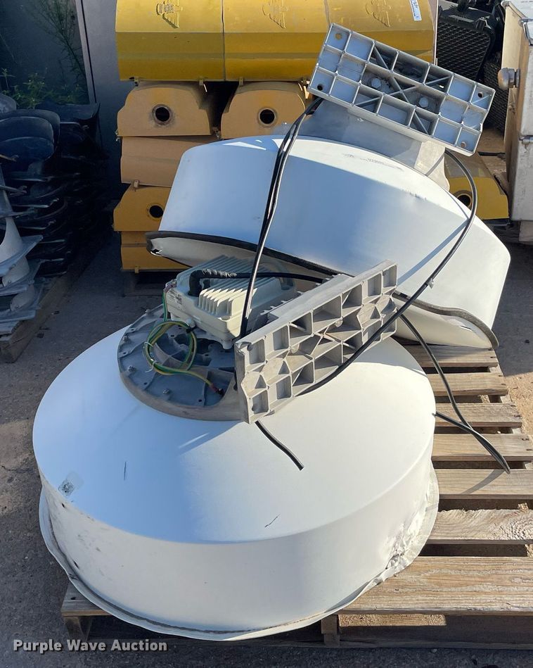 image for item NY9683 (2) 3' diameter wireless antennas