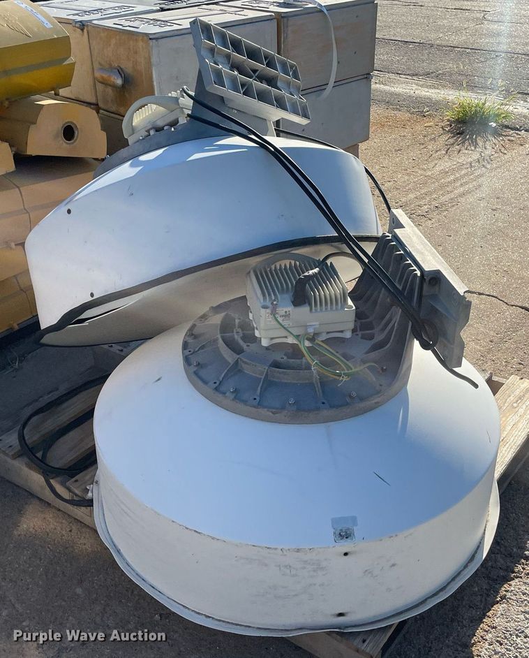 image for item NY9683 (2) 3' diameter wireless antennas