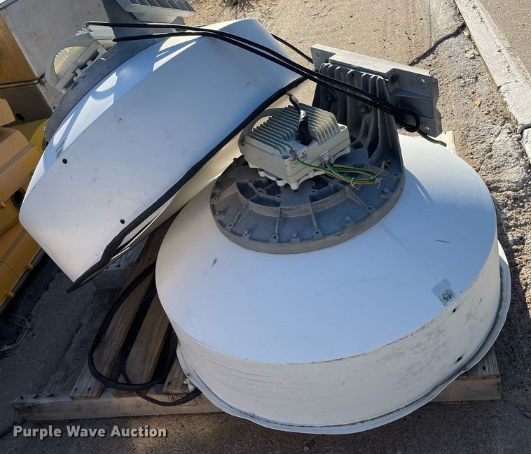 image for item NY9683 (2) 3' diameter wireless antennas